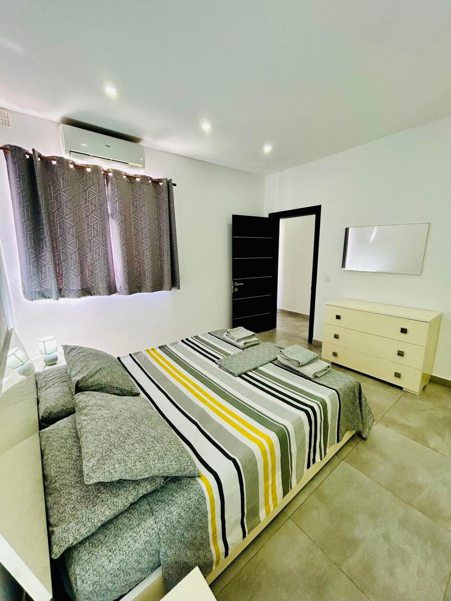 Cosy Seaside Apt, 200M From The Seafront Gzira Exterior photo