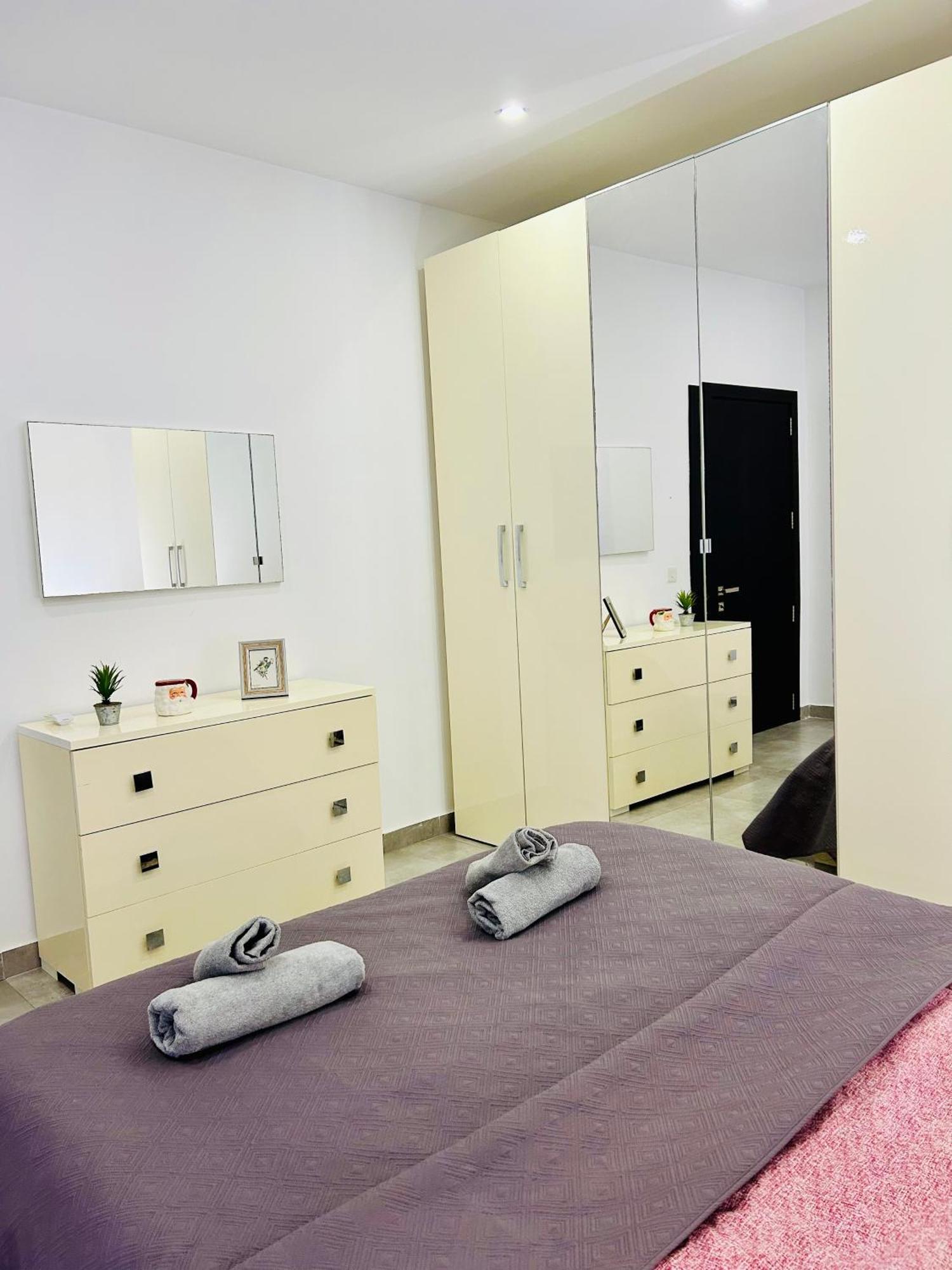 Cosy Seaside Apt, 200M From The Seafront Gzira Exterior photo